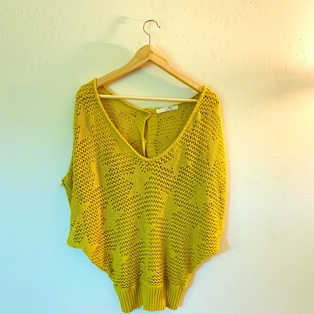 Yellow star knit top, beach, casual